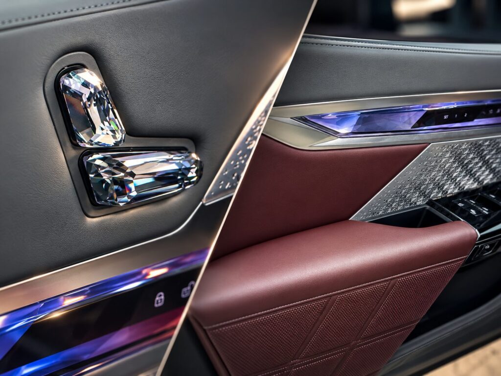 Křišťálové ovladače sedadla BMW CraftedClarity a výplň dveří v kůži Amarone